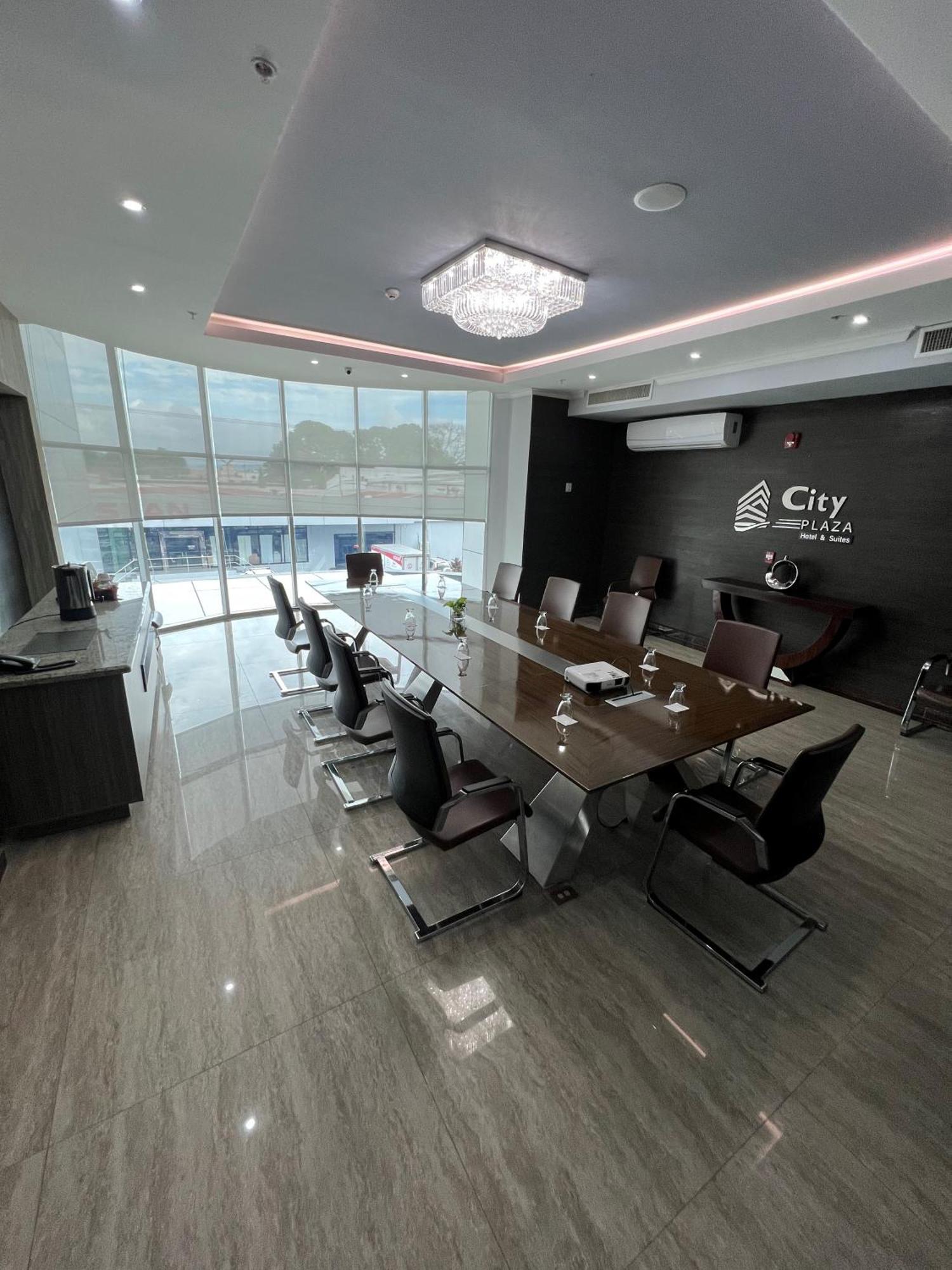 Hotel City Plaza & Suites เดวิด ภายนอก รูปภาพ